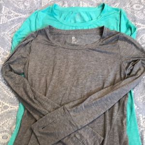 GapFit workout tees. EUC! (2)